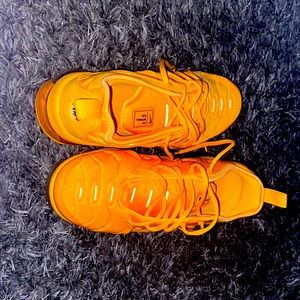 Orange 
Nike Air Vapormax Plus - Women's